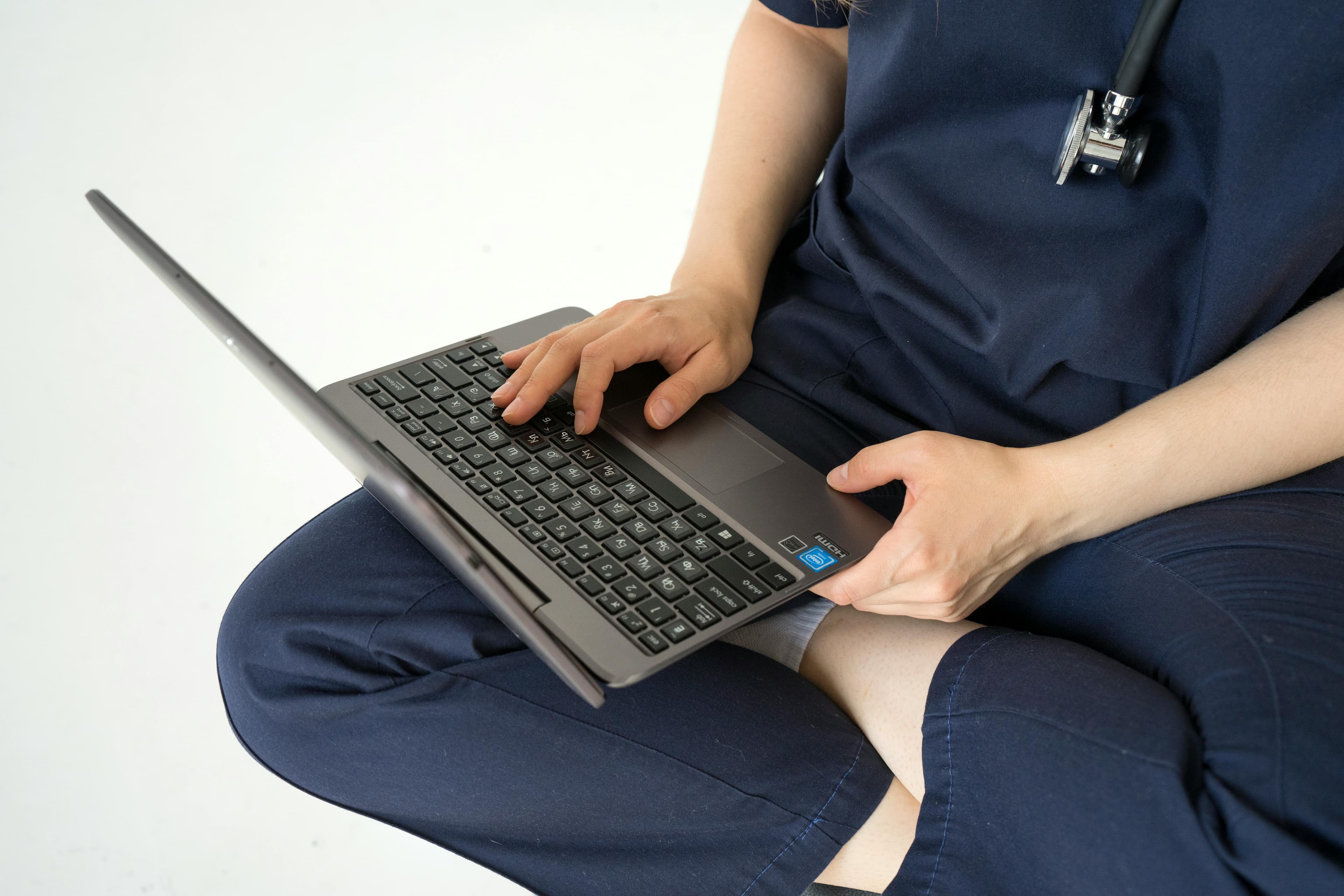 How Much Does the Process to Become a Physician in the United States Cost?