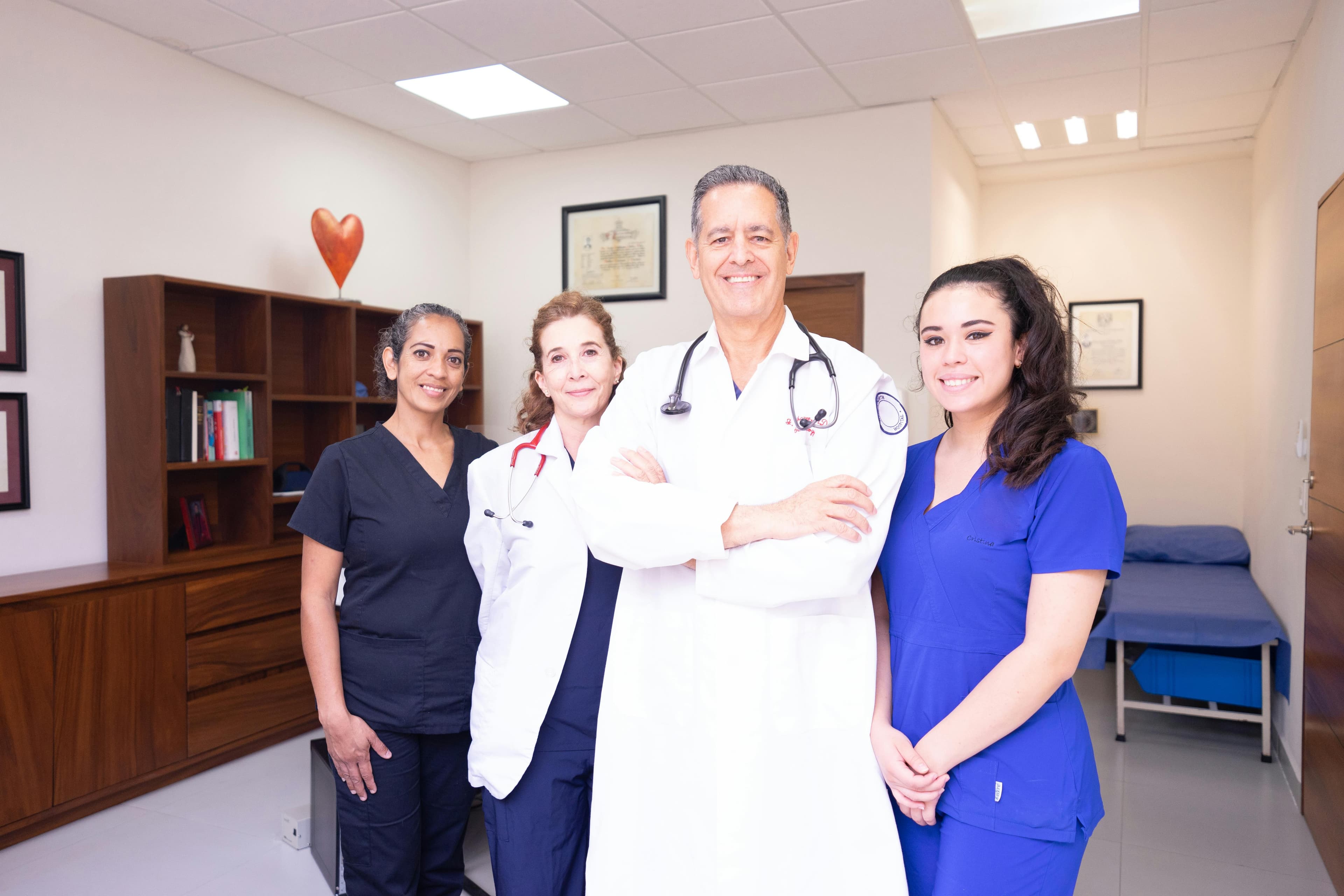 EE. UU. Se Está Abriendo a los Médicos Extranjeros: Un Nuevo Camino para la Práctica Médica Sin la Necesidad de Repetir la Residencia
