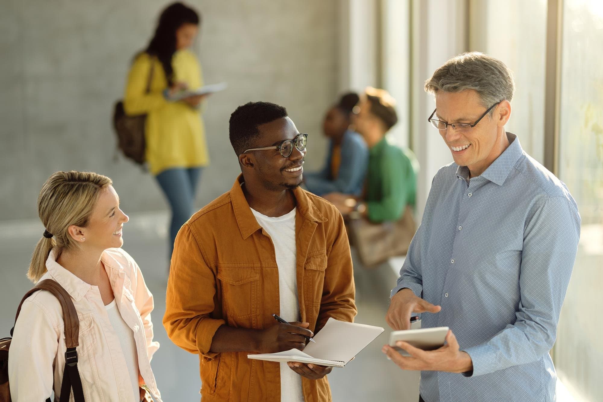 Students talking at an RD Medicine campus
